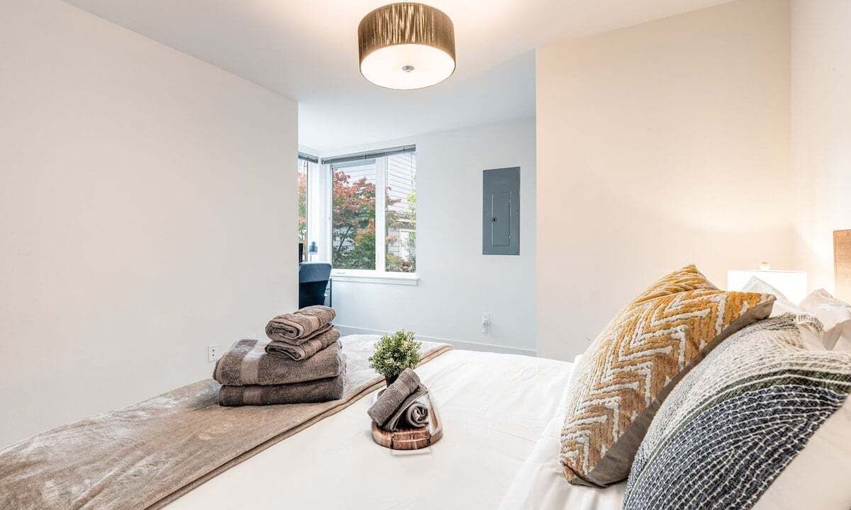 Photo of Bedroom in Eastlake