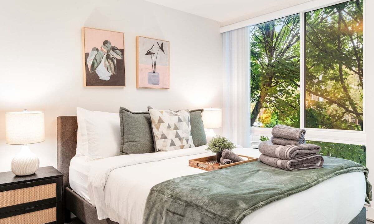 Photo of Bedroom in Eastlake