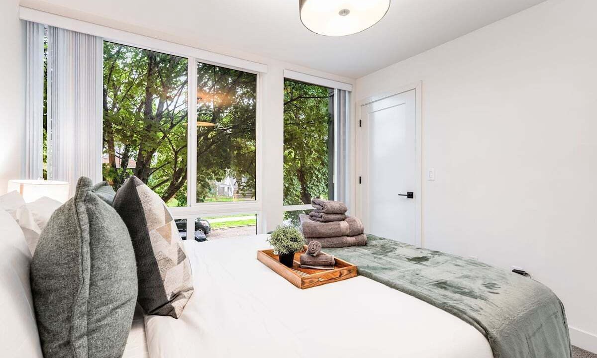 Photo of Bedroom in Eastlake