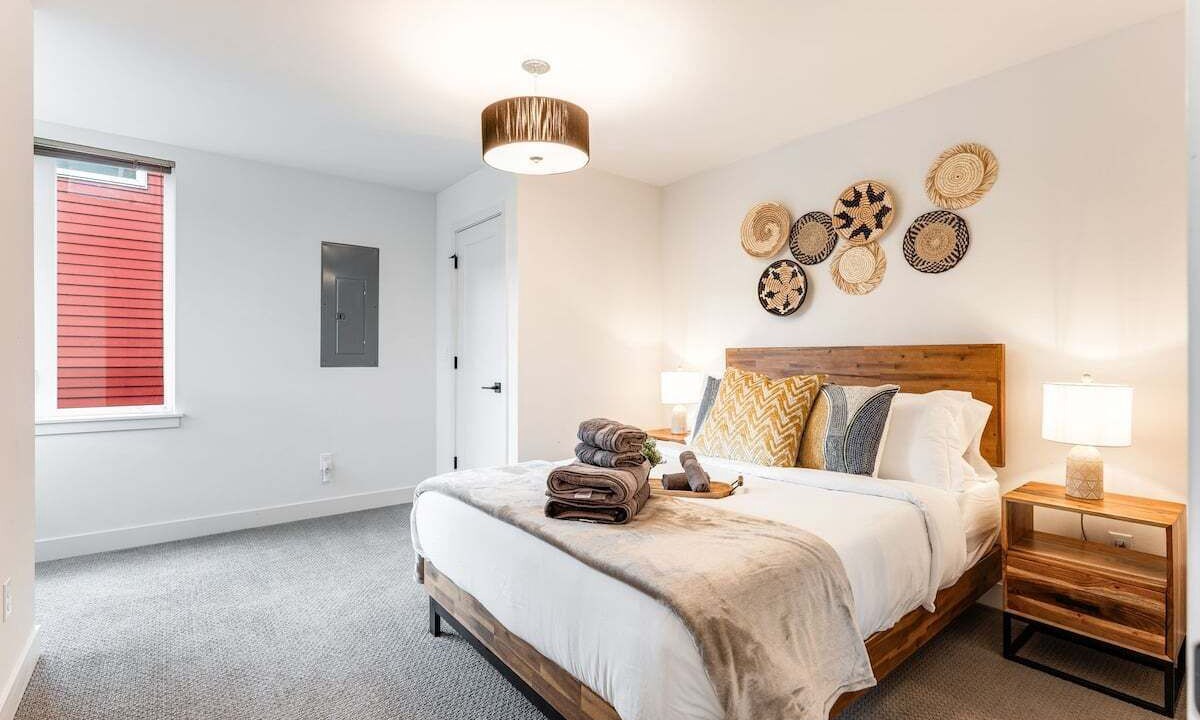 Photo of Bedroom in Eastlake