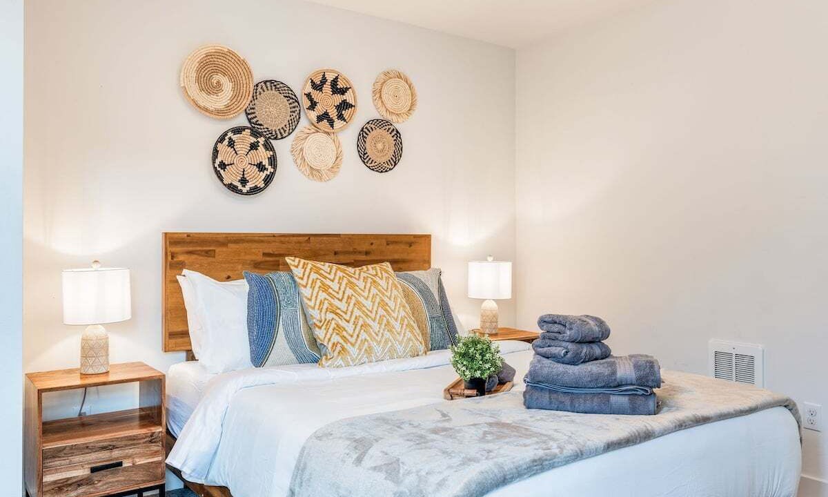 Photo of Bedroom in Eastlake