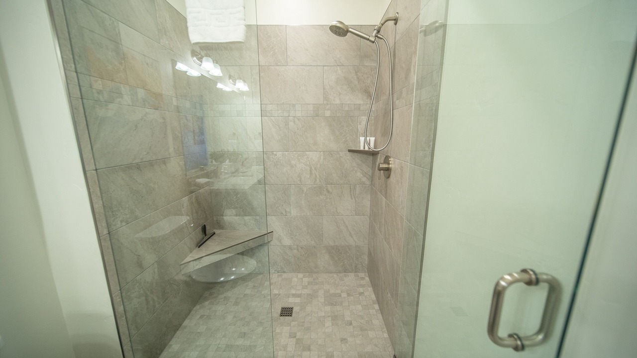 Photo of Bathroom in Lakeside Village