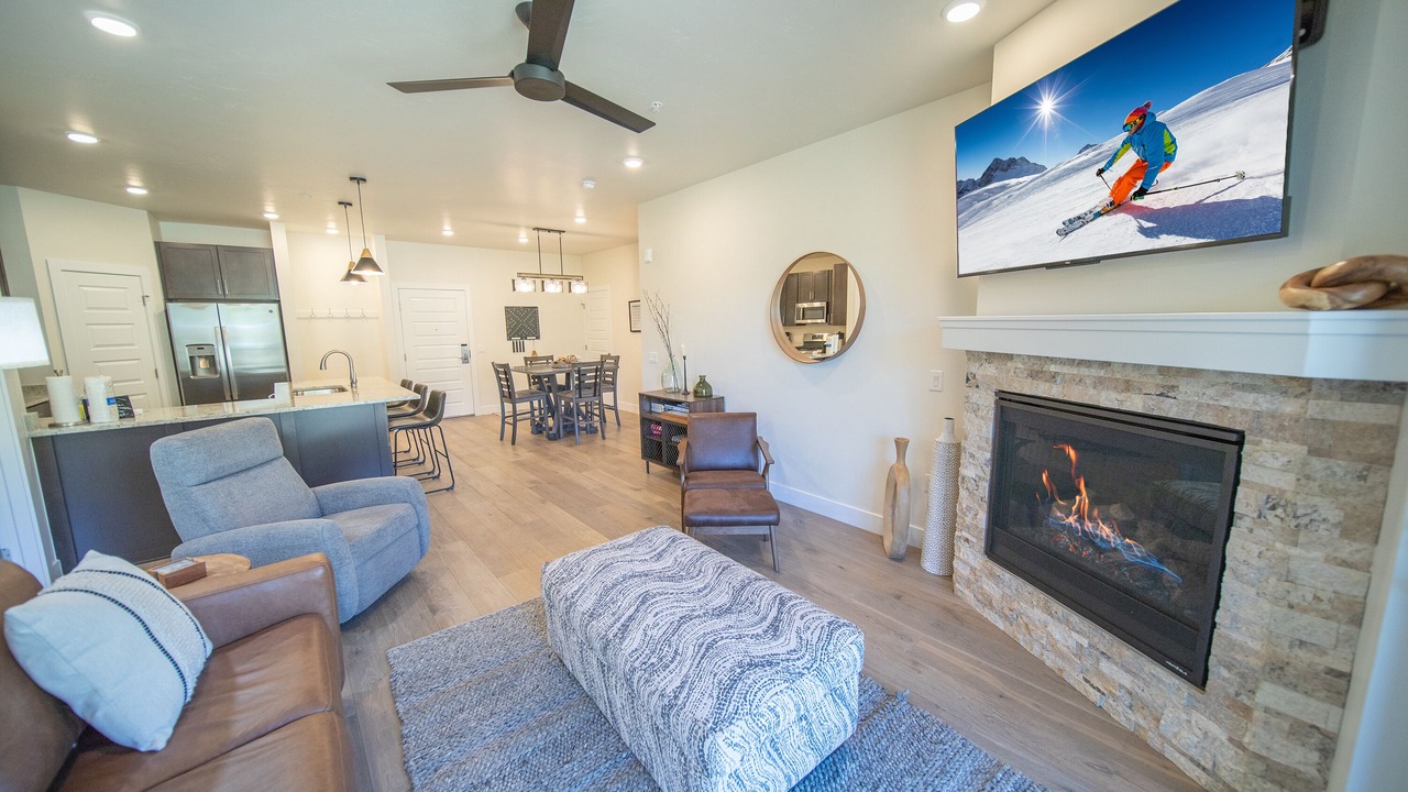 Photo of Livingroom in Lakeside Village