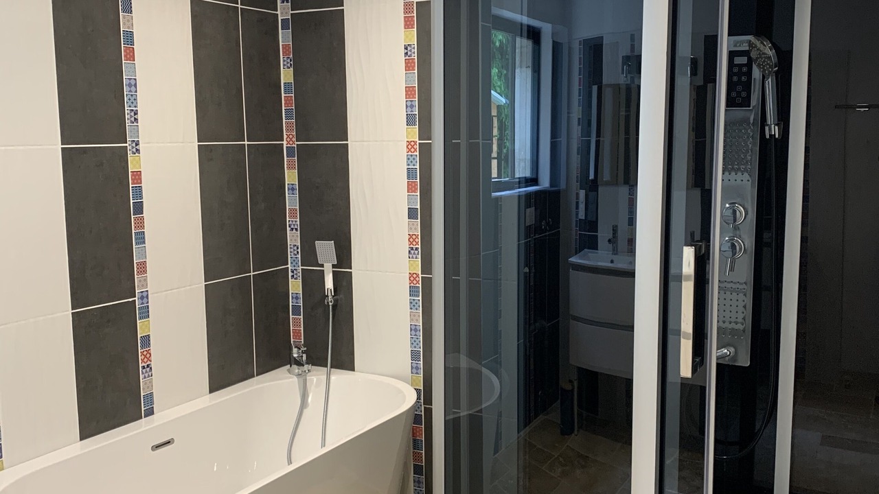 Photo of Bathroom in Reugny