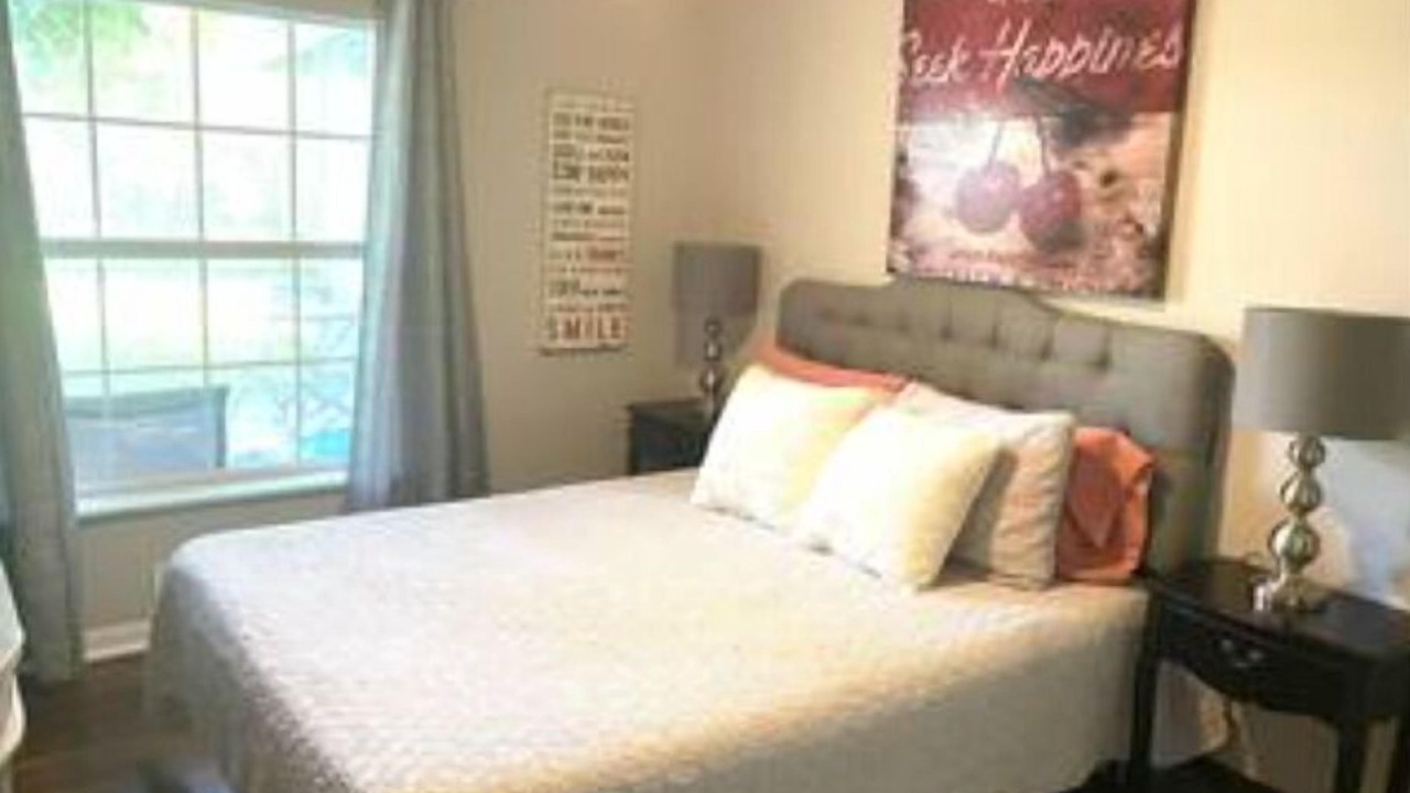 Photo of Bedroom in Uptown
