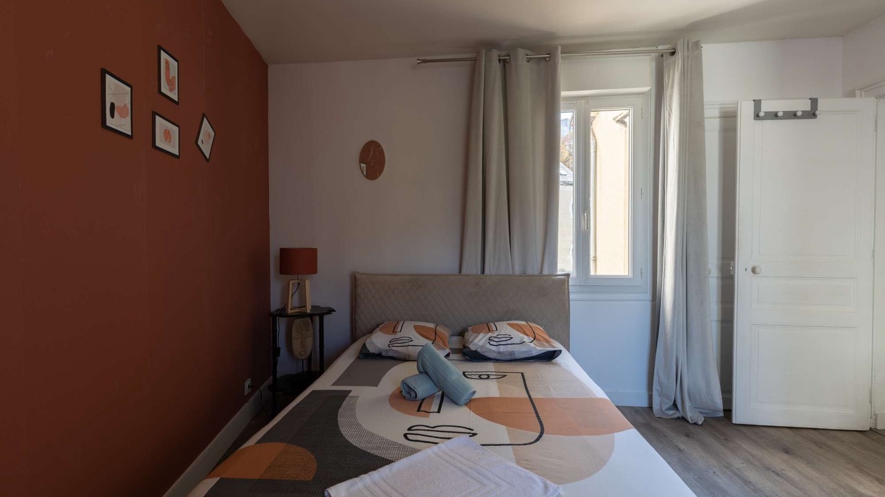 Photo of Bedroom in Republique