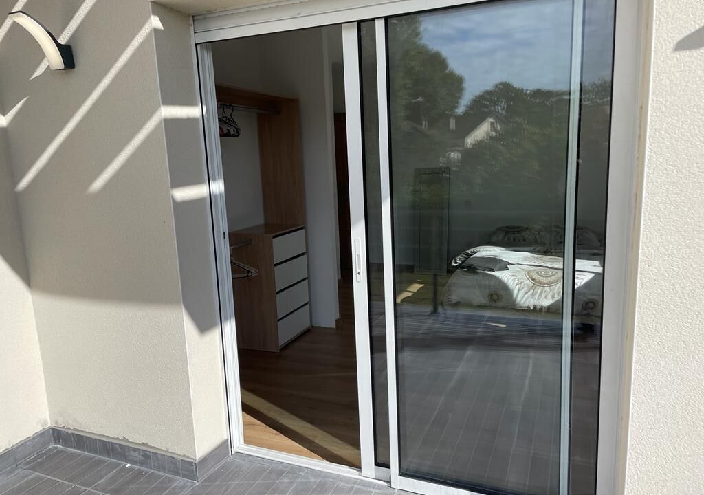 Photo of Patio Balcony in Sainte-Genevieve-des-Bois