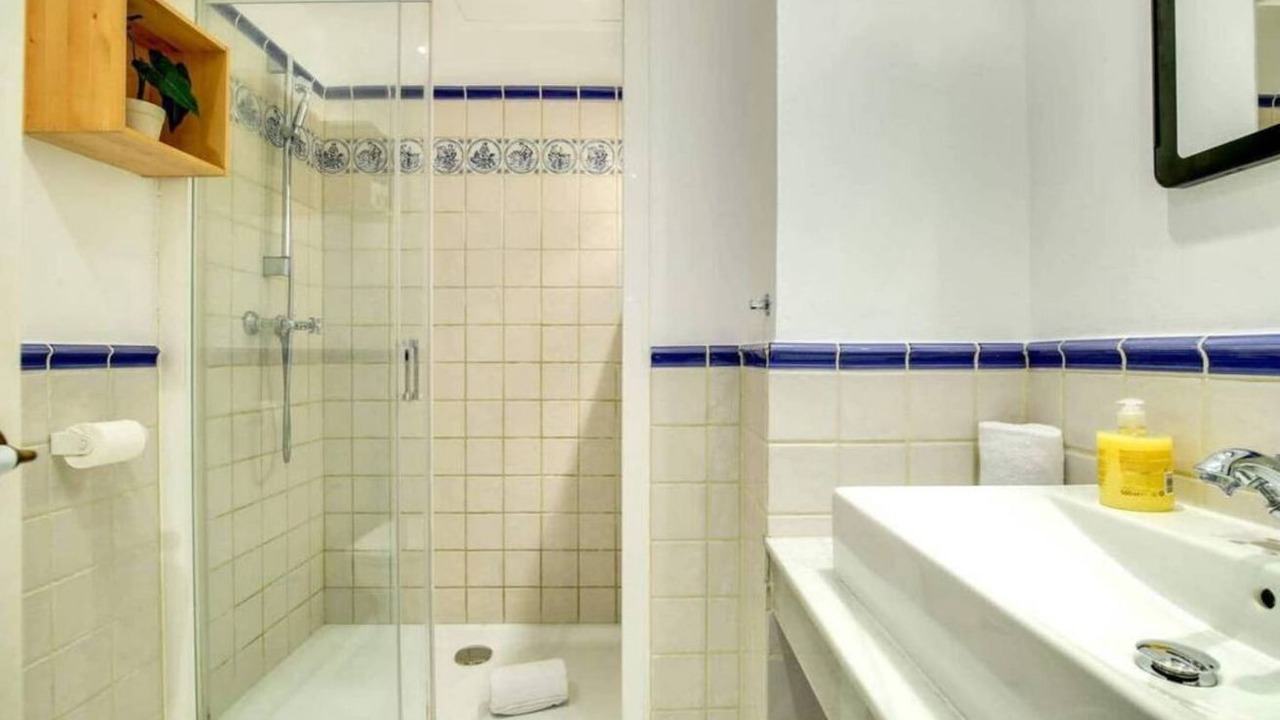 Photo of Bathroom in el Camp d'en Grassot i Gracia Nova