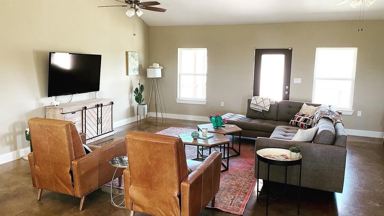 Photo of Livingroom in Johnson City