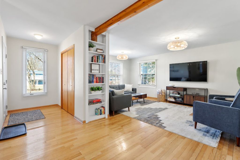 Photo of Livingroom in Country Club Estates