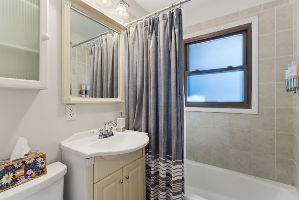 Photo of Bathroom in Country Club Estates