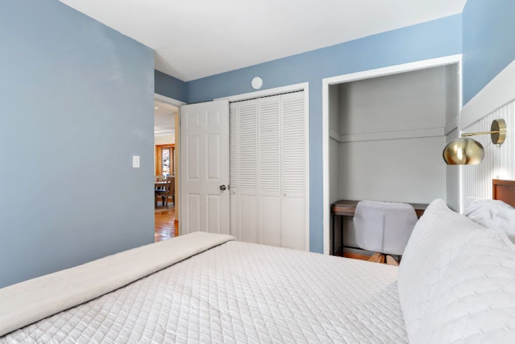 Photo of Bedroom in Country Club Estates