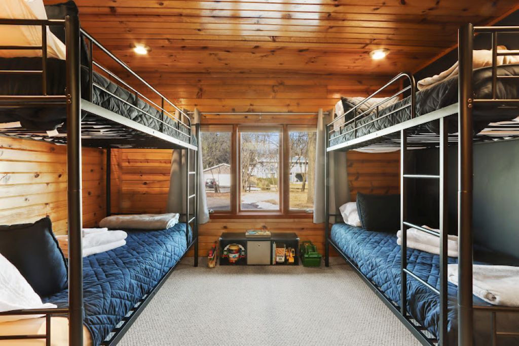 Photo of Bedroom in Country Club Estates