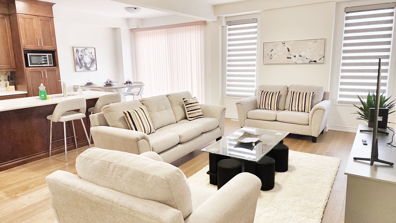 Photo of Livingroom in Pelham