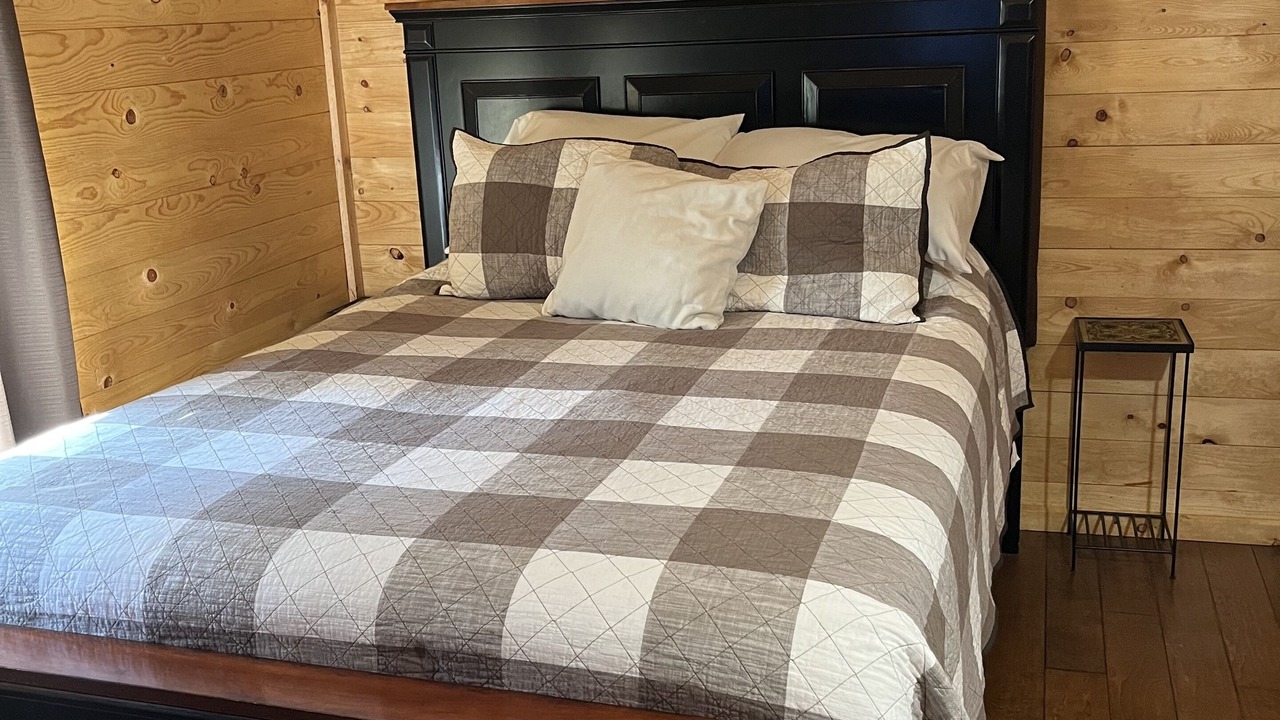 Photo of Bedroom in Greers Ferry