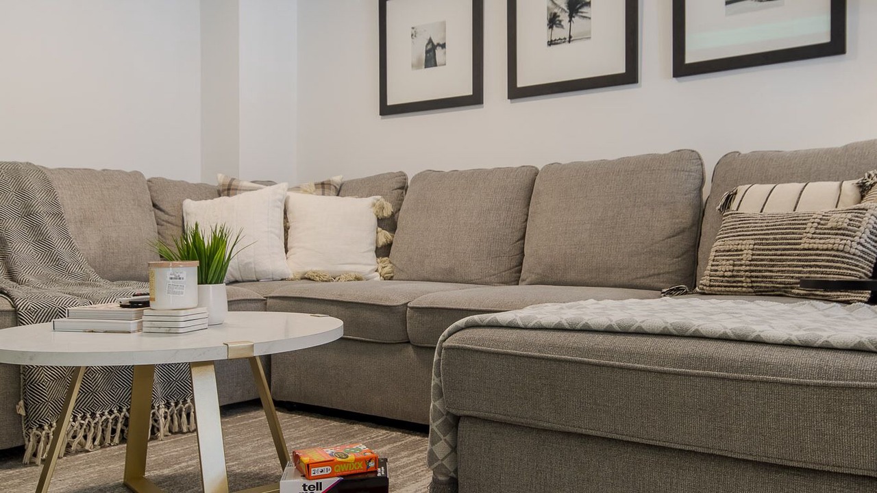 Photo of Livingroom in East Danforth