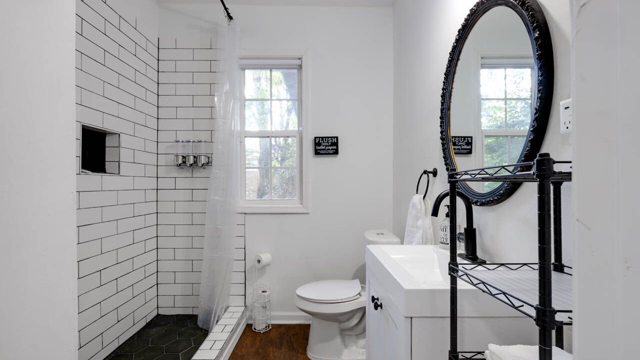 Photo of Bathroom in Central Gardens