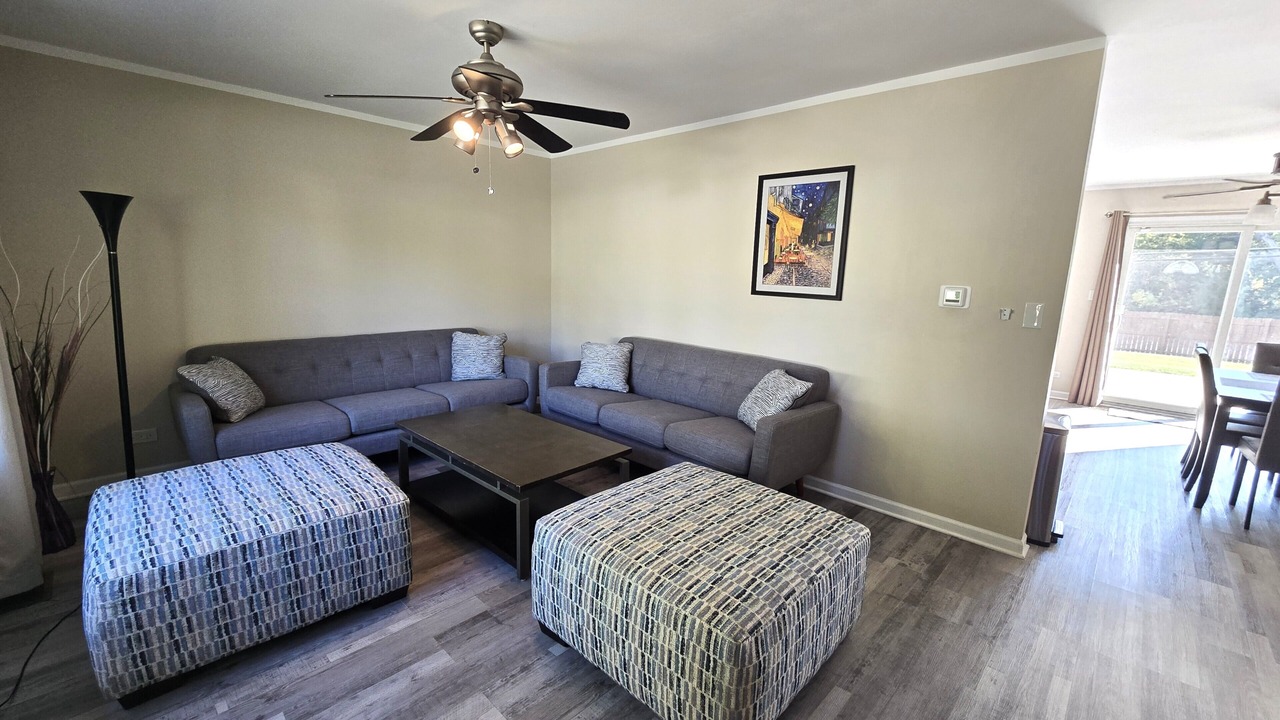 Photo of Livingroom in Schaumburg