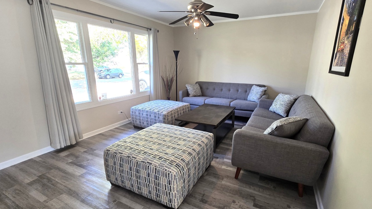 Photo of Livingroom in Schaumburg