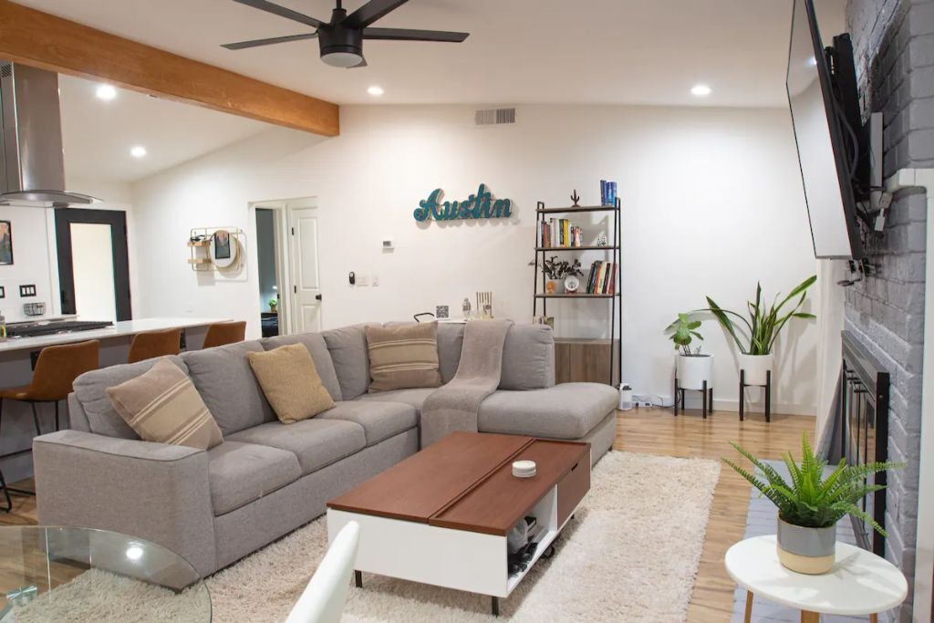 Photo of Livingroom in Windsor Hills