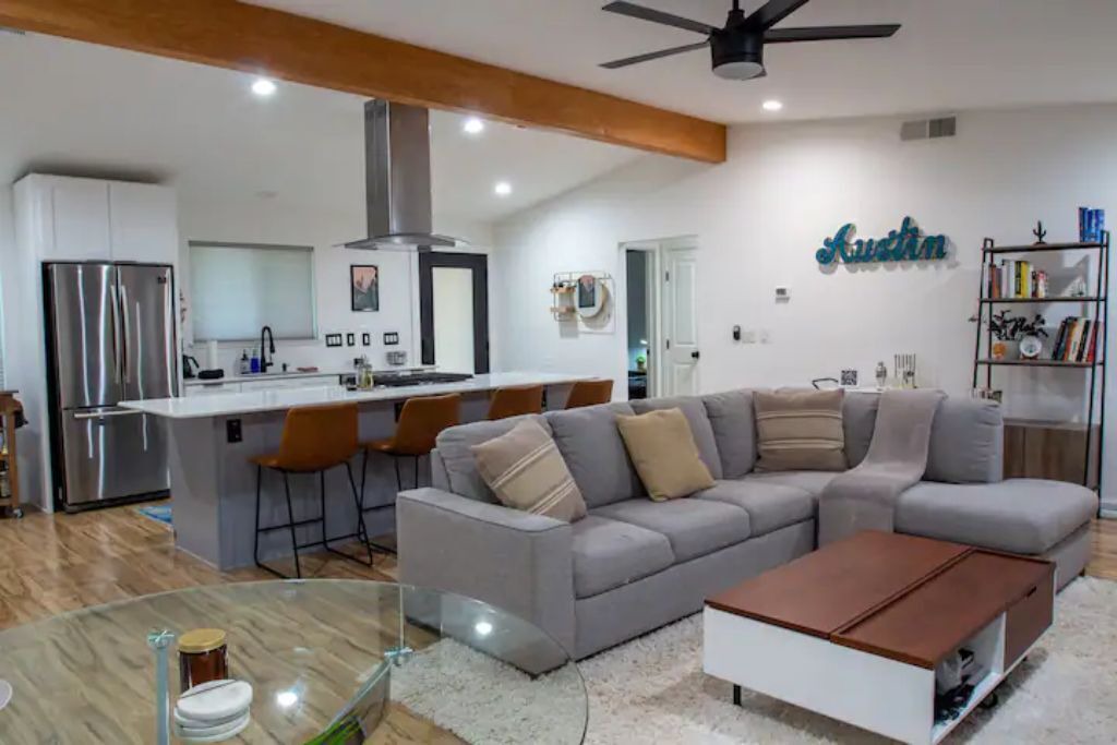 Photo of Livingroom in Windsor Hills