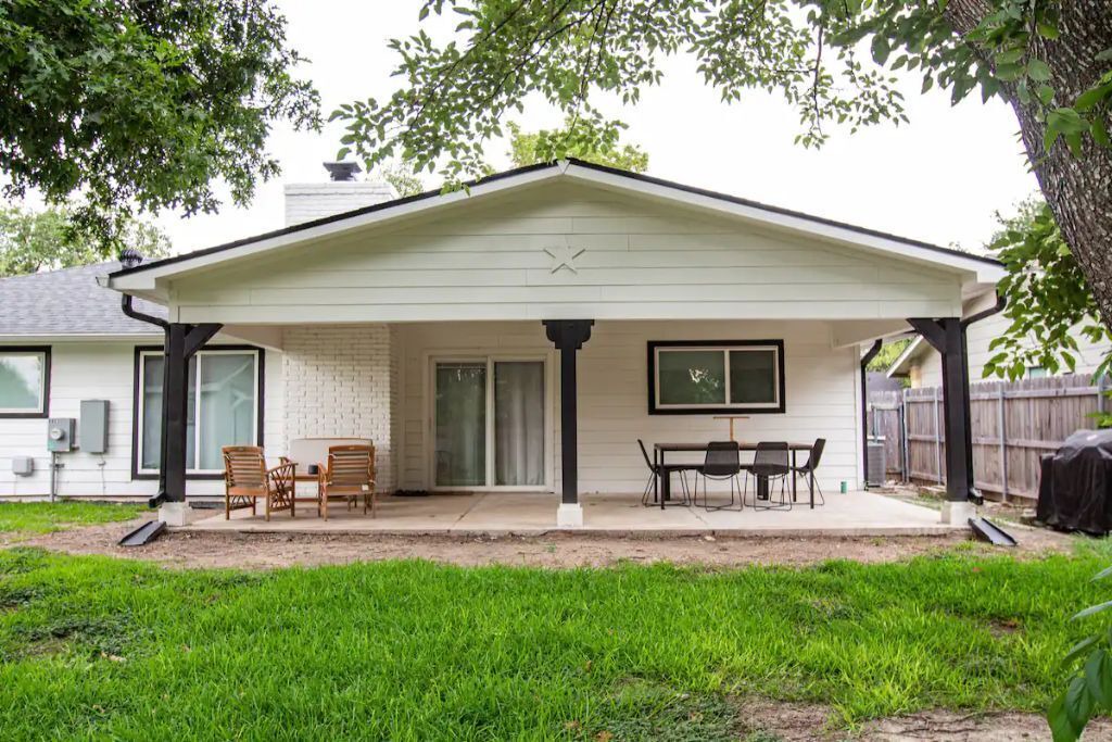 Photo of Outdoor in Windsor Hills