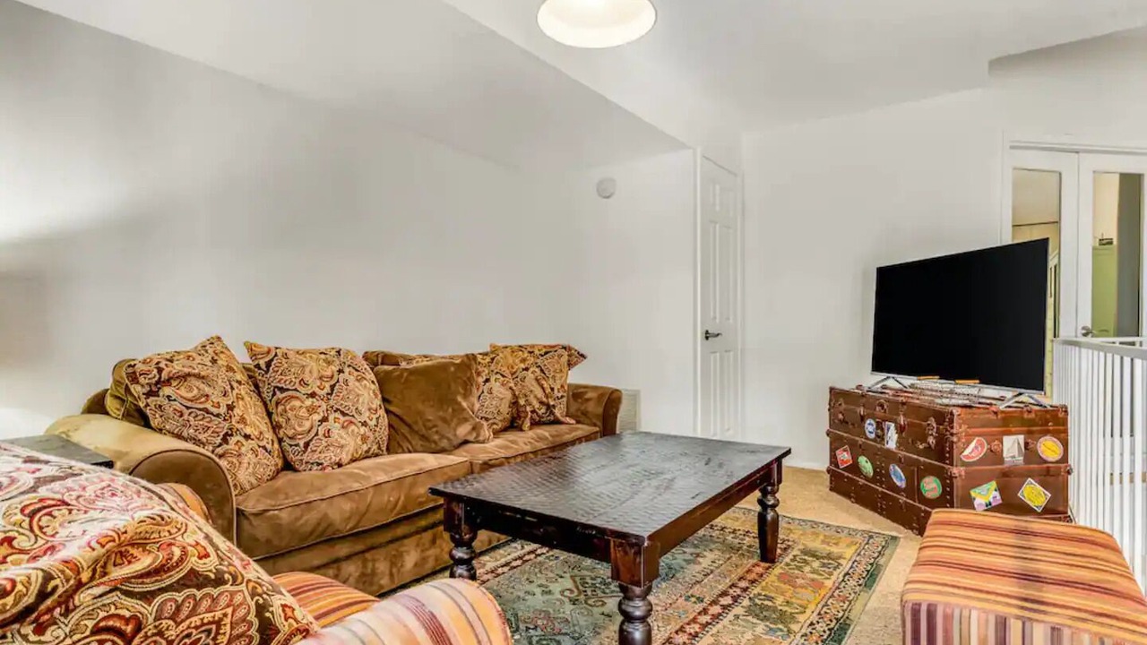 Photo of Livingroom in The Hills