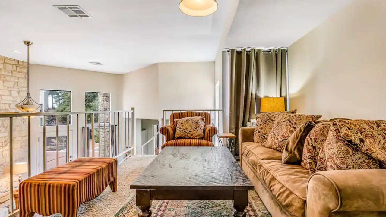 Photo of Livingroom in The Hills
