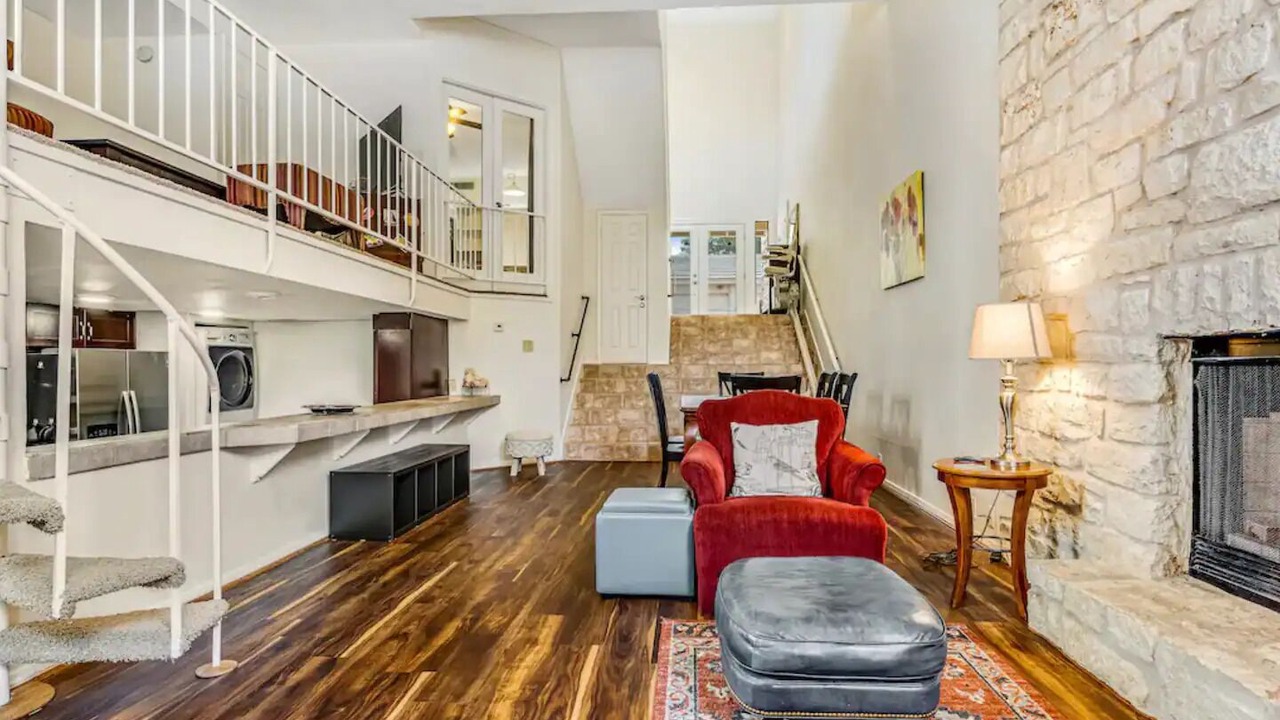 Photo of Livingroom in The Hills