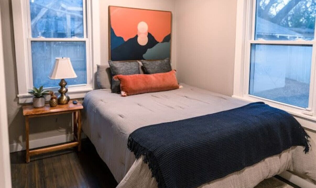 Photo of Bedroom in Central Arlington