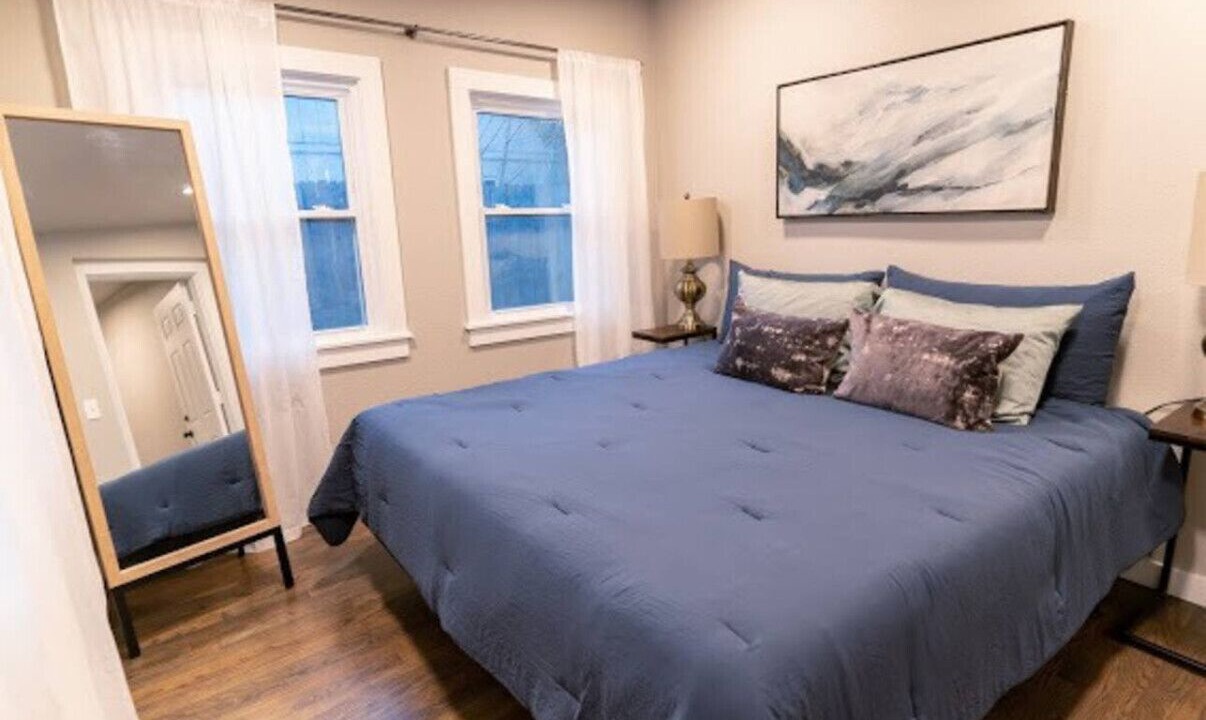Photo of Bedroom in Central Arlington