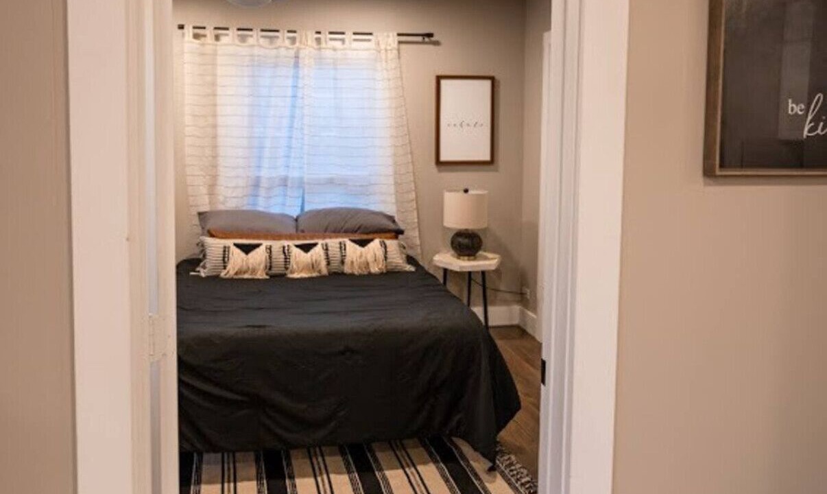 Photo of Bedroom in Central Arlington