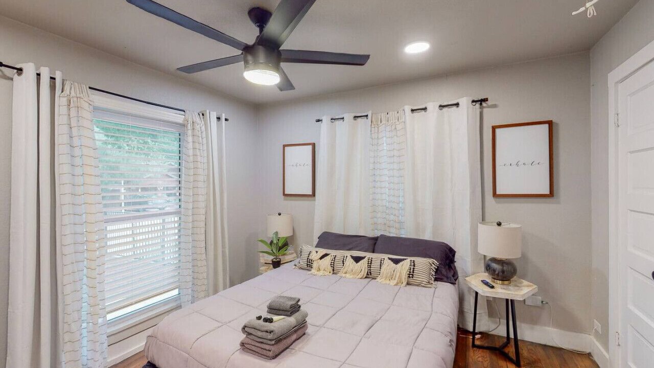 Photo of Bedroom in Central Arlington