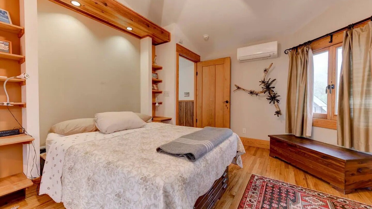 Photo of Bedroom in Hyde Park