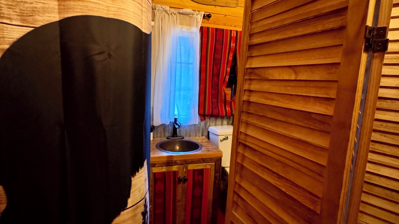 Photo of Bathroom in Edgar