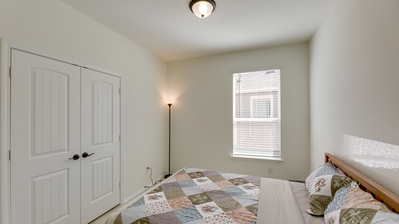 Photo of Bedroom in Manor