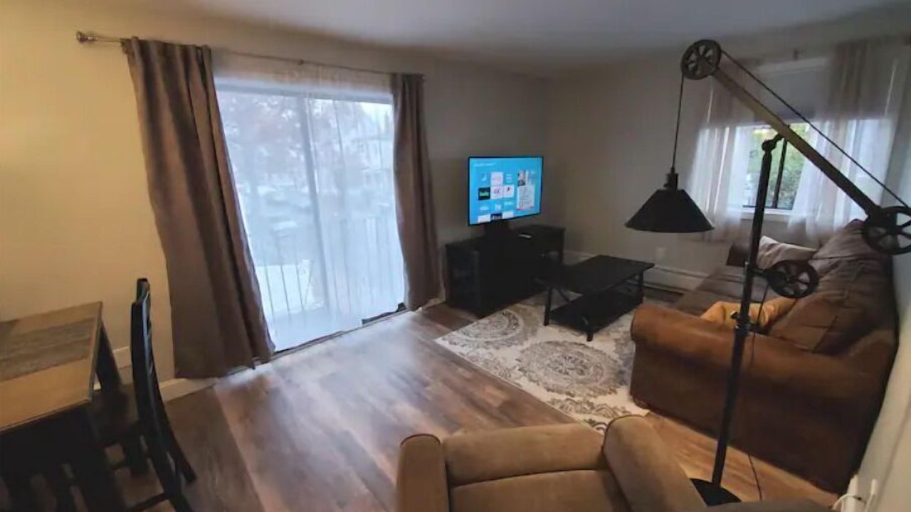 Photo of Livingroom in East Somerville