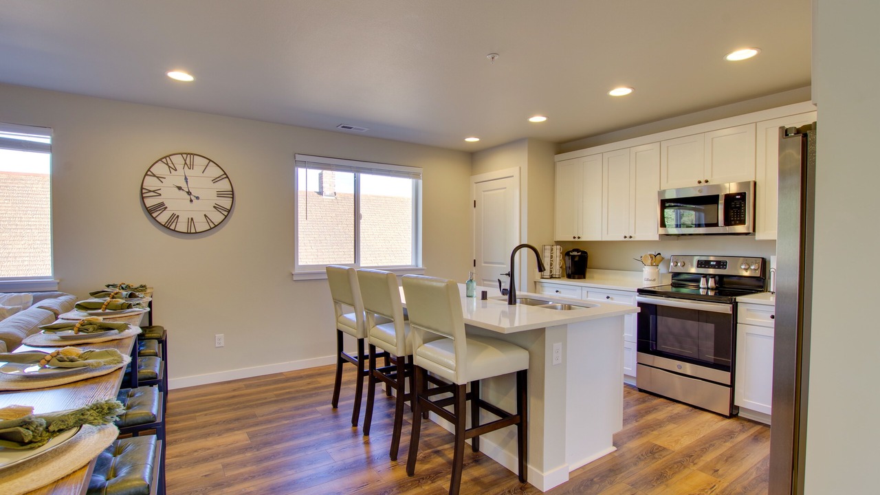 Photo of Others in Monroe