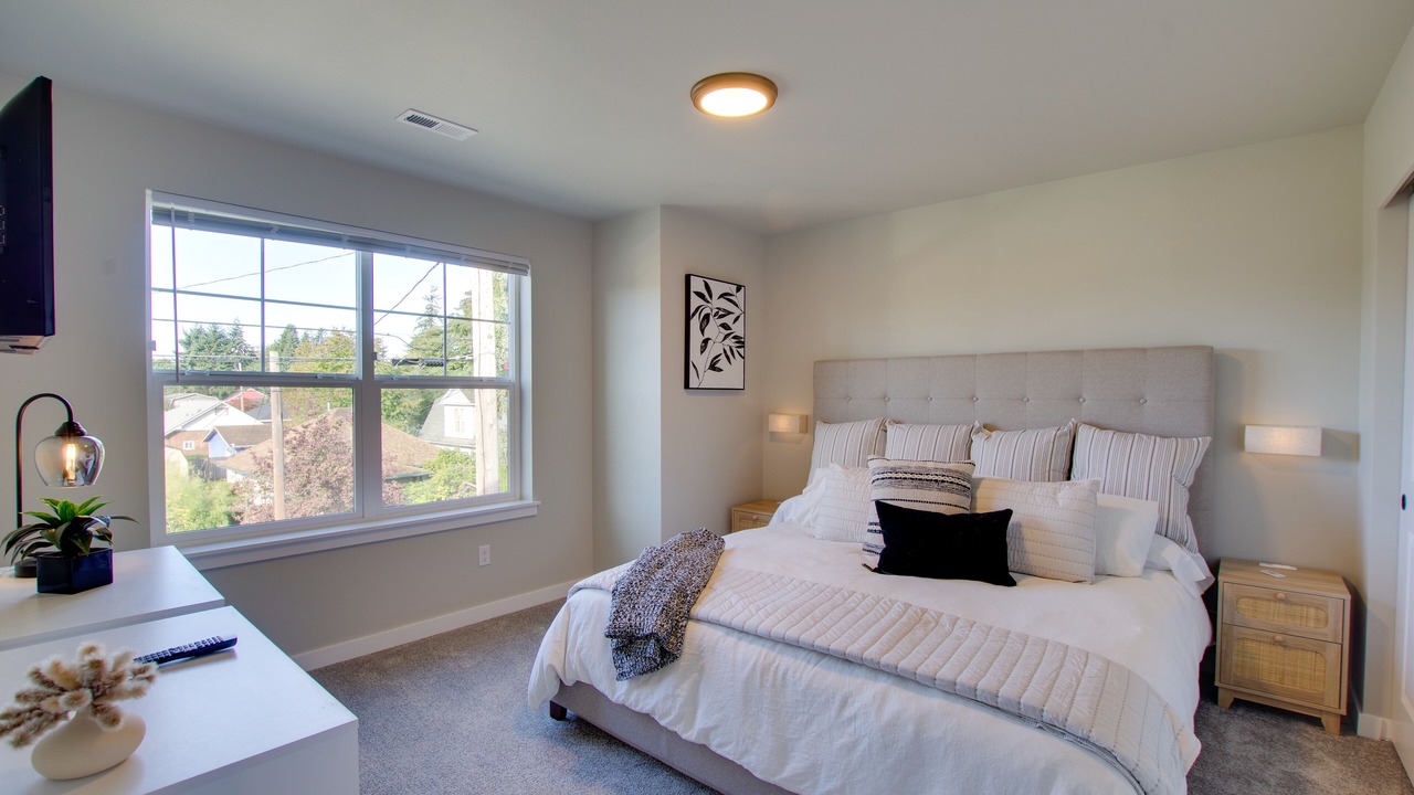 Photo of Others in Monroe