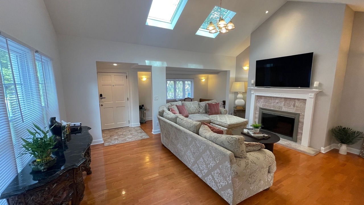 Photo of Livingroom in Englewood