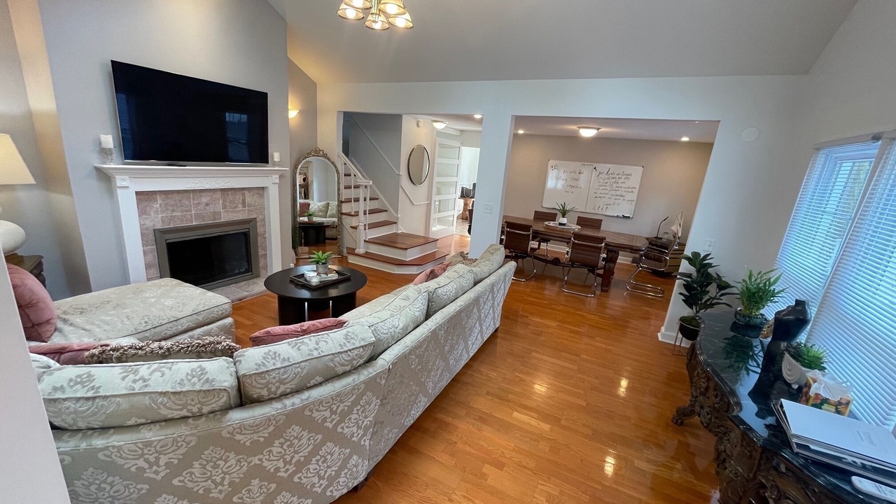 Photo of Livingroom in Englewood