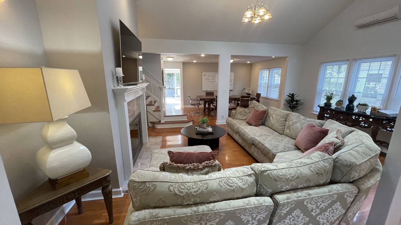 Photo of Livingroom in Englewood