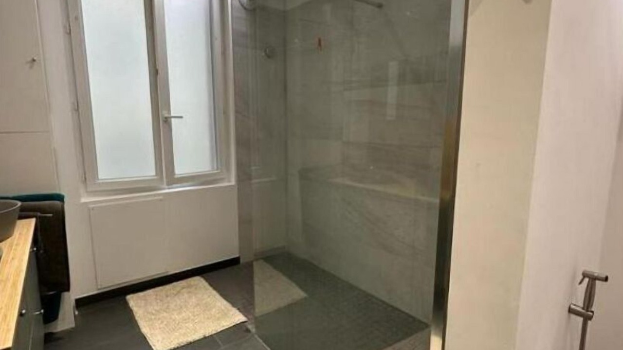 Photo of Bathroom in Republique