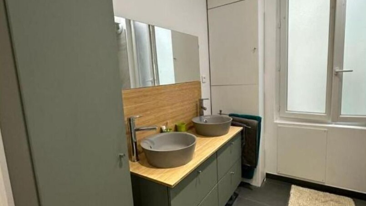 Photo of Bathroom in Republique