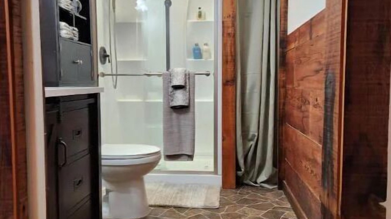 Photo of Bathroom in Klamath Falls