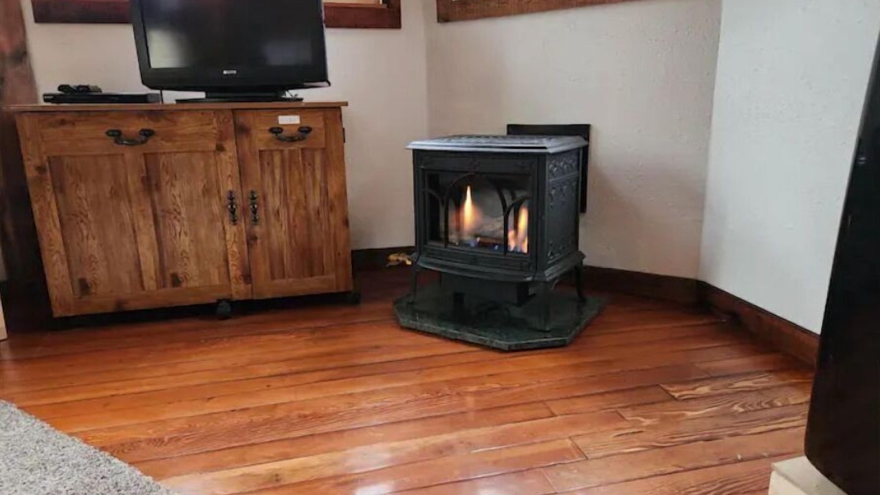 Photo of Livingroom in Klamath Falls