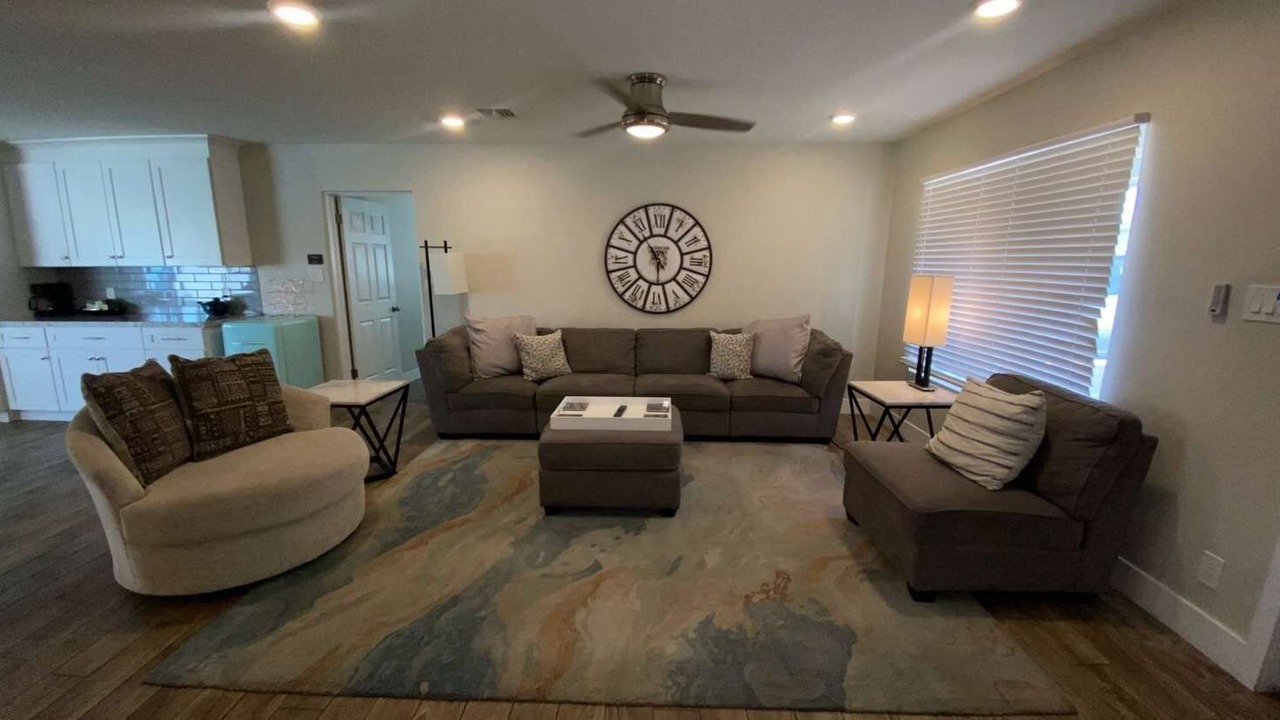 Photo of Livingroom in Camelback East