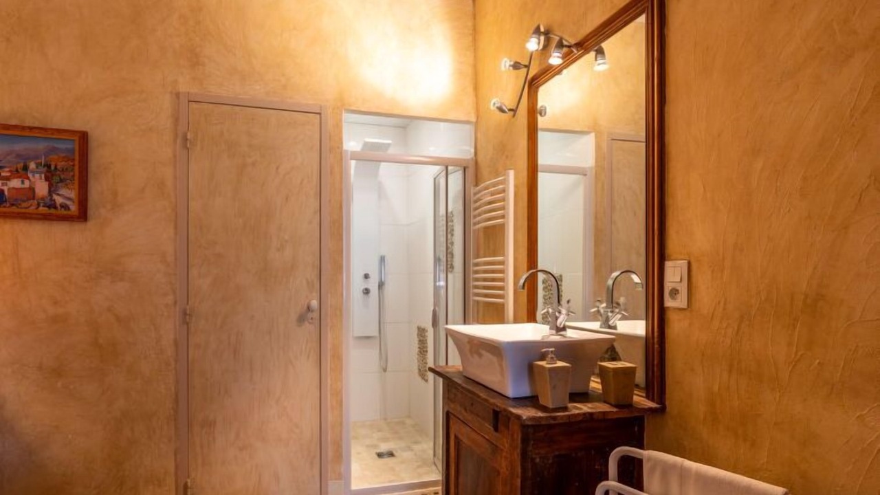 Photo of Bathroom in Azillanet