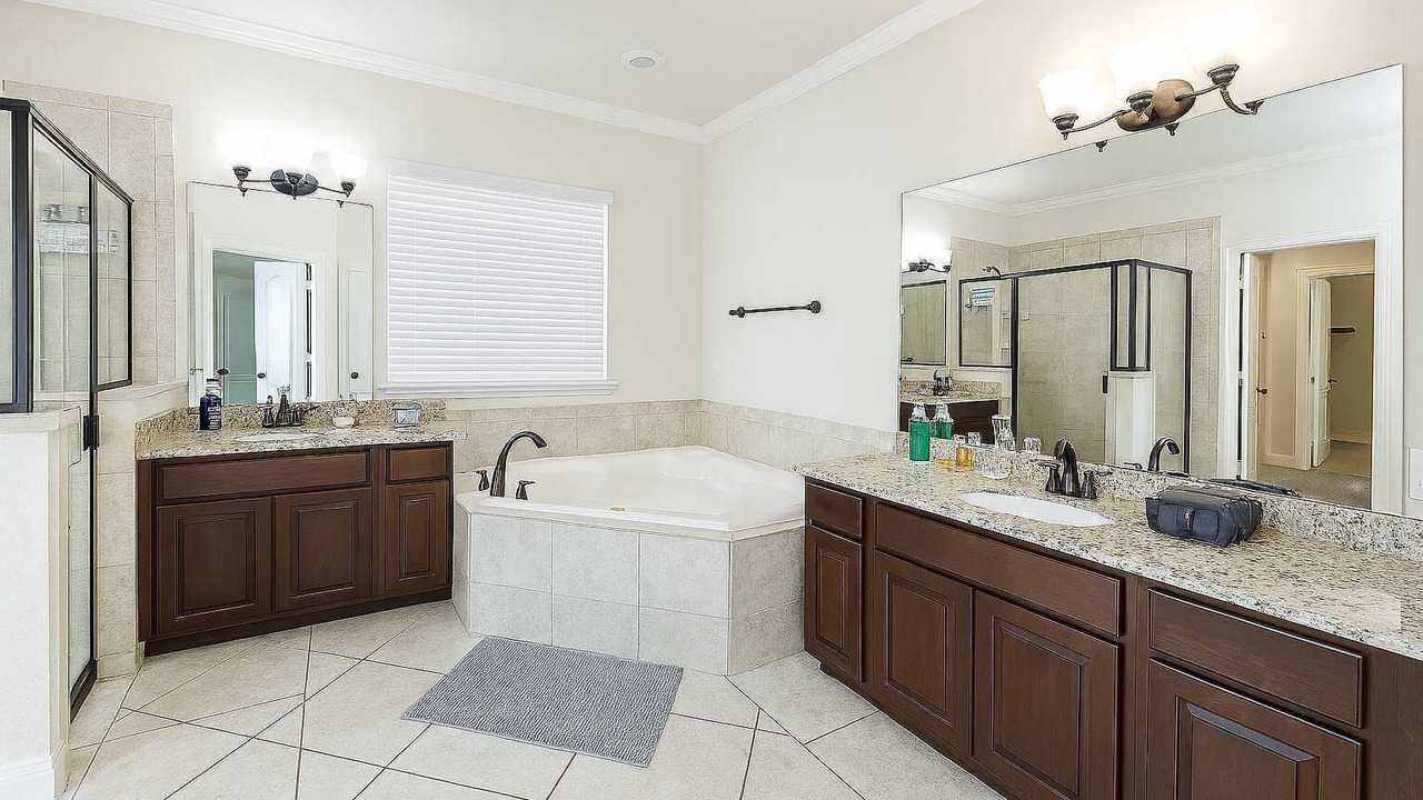 Photo of Bathroom in Woodlake - Briar Meadow