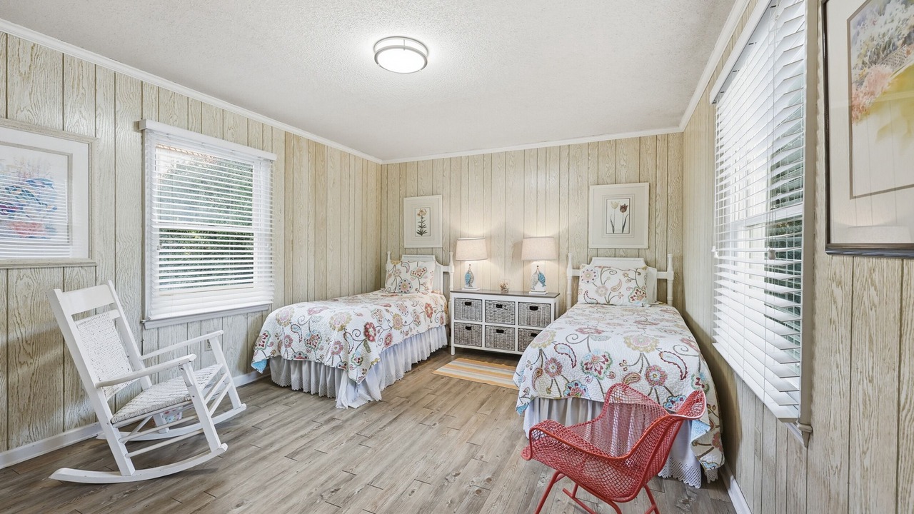 Photo of Bedroom in Debordieu Colony
